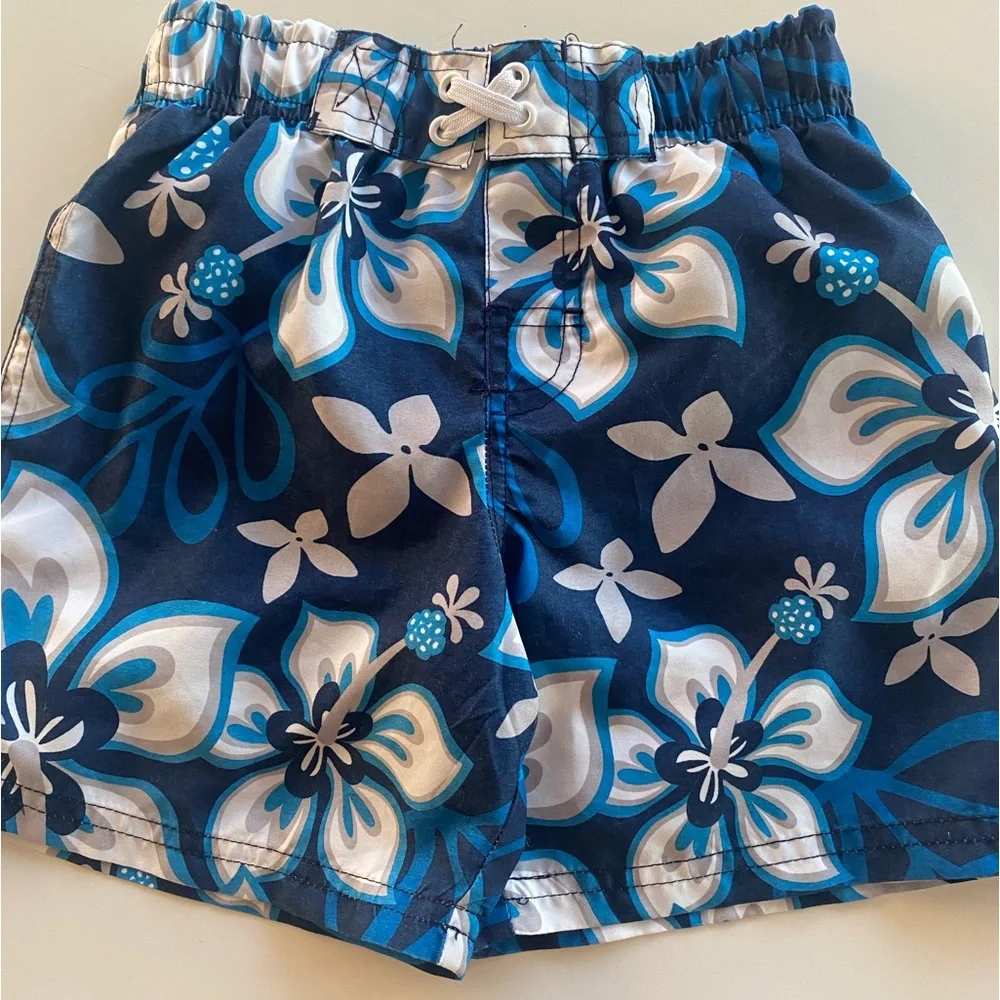 Rashguard & Swim Trunks